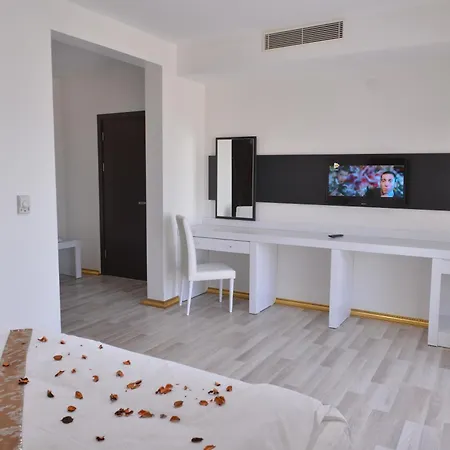 Grand Beyaz Saray 3*