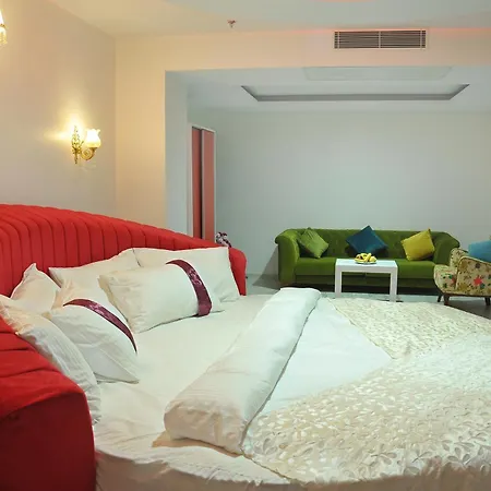 Grand Beyaz Saray فندق دوزجي